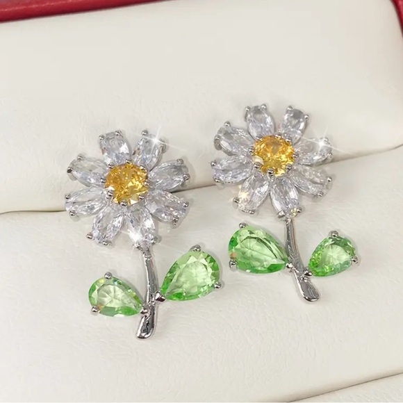 Pretty Yellow Daisy Pierced Earrings - Picture 3 of 9